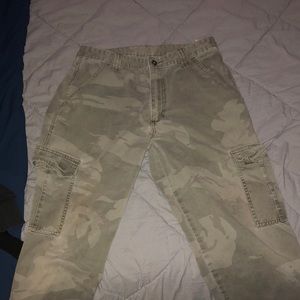 Vintage Men’s Wrangler Camo Cargo Pants